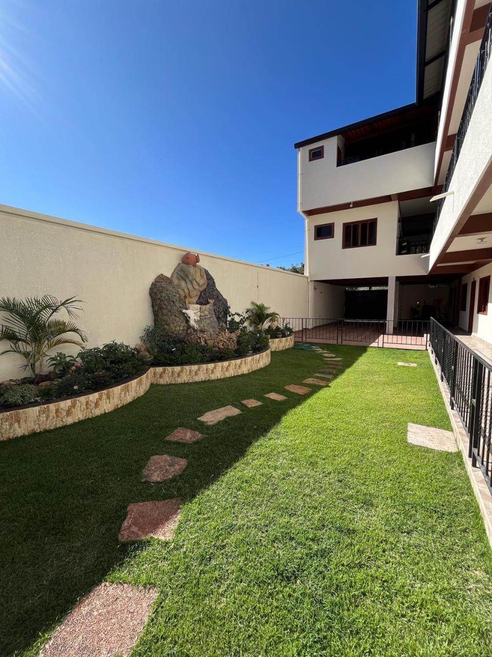 Hostal Dinosaurio Torotoro Exterior photo
