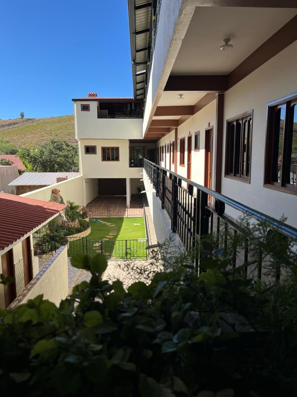 Hostal Dinosaurio Torotoro Exterior photo